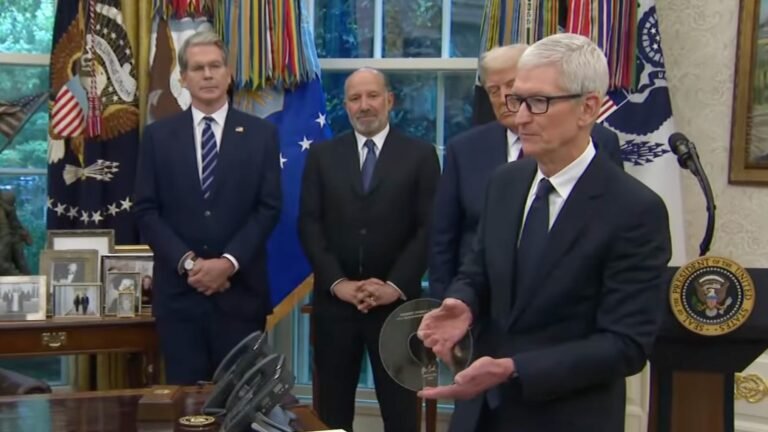 Apple just gifted Trump a 24k gold Gorilla Glass statue