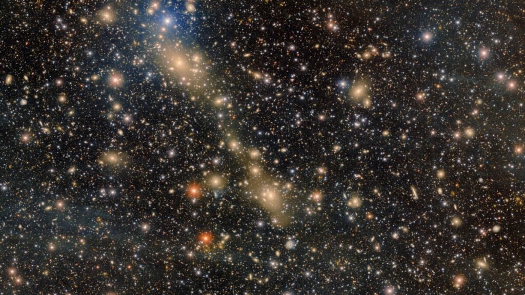 Deepest-Ever Field Image of Giant Galaxy Cluster Is a Brutal Reminder of Your Cosmic Insignificance