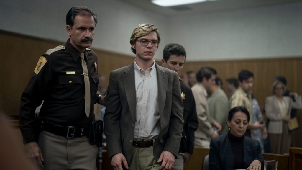 Jeffery Dahmer steps into the court room
