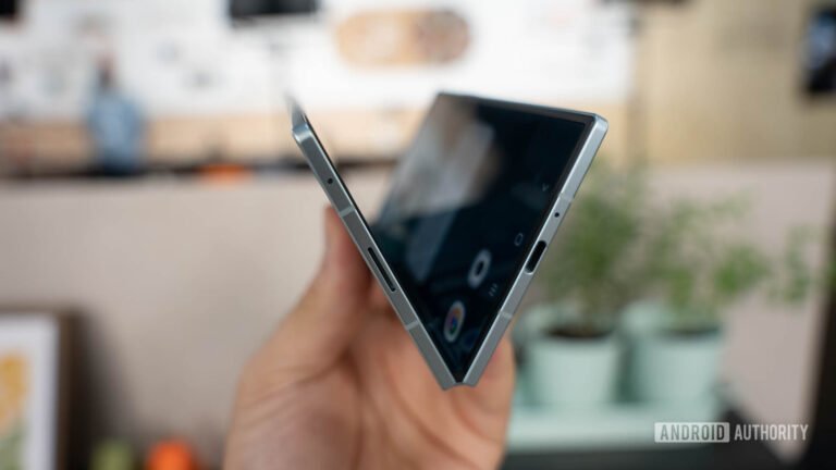 The Galaxy Z Fold 7 is a repair nightmare, but is that the point?