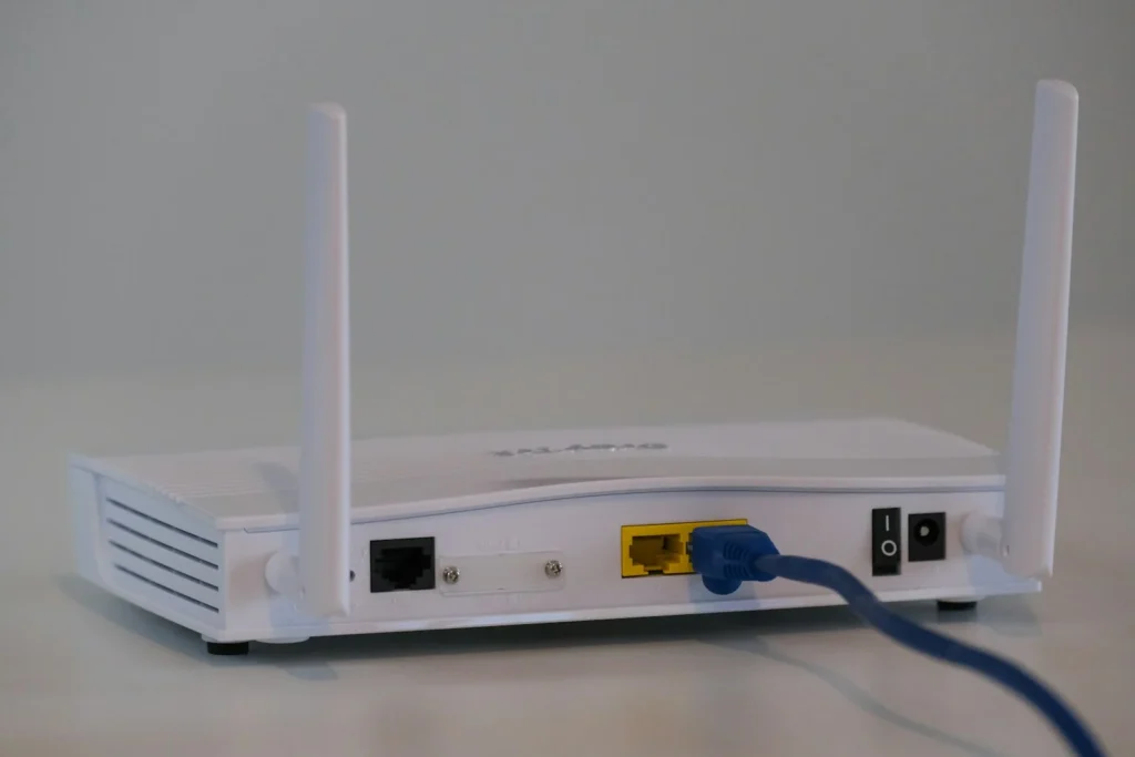 GL.iNet Flint 3 WiFi 7 Router: Specs, Price and Who Should Buy It GL.iNet Flint 3 WiFi 7 Router: Specs, Price and Who Should Buy It