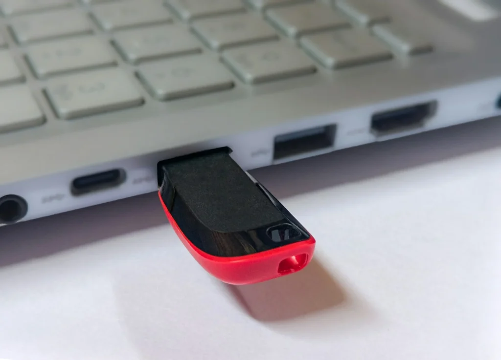 How to Remove Malware From Your PC Using a USB Drive