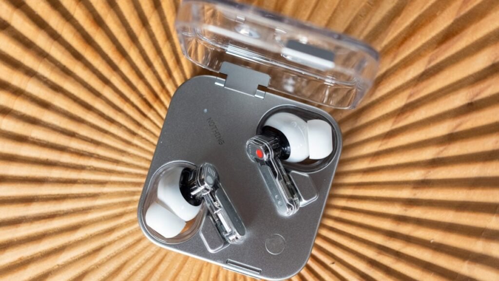 Super Sounding Wireless Earbuds, Not-So-Super Mic Super Sounding Wireless Earbuds, Not-So-Super Mic