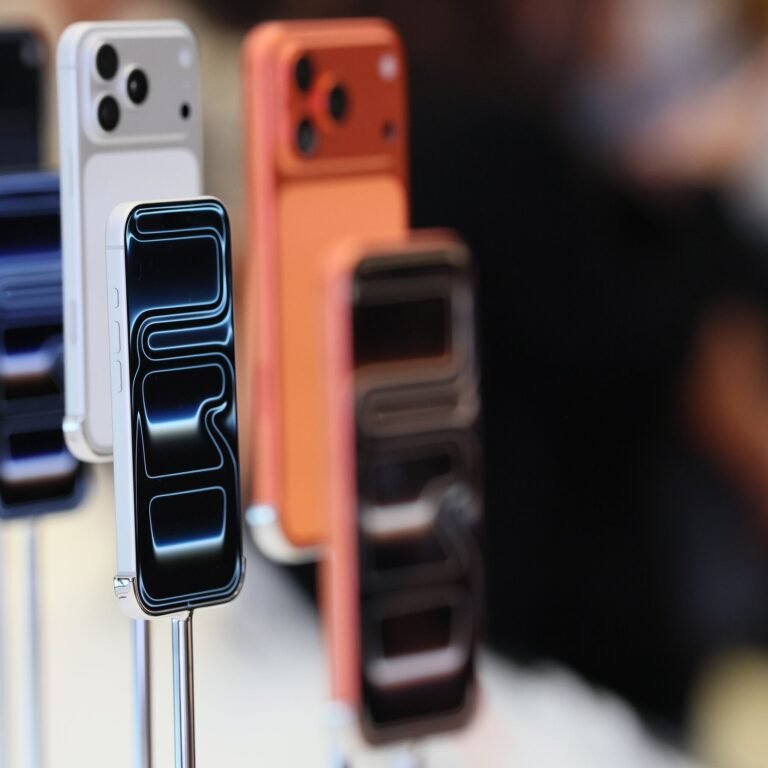 Apple pulls ICEBlock immigration-tracking app after DOJ safety request
