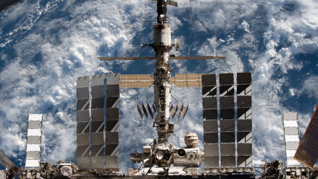 After half a decade, the Russian space station segment stopped leaking After half a decade, the Russian space station segment stopped leaking