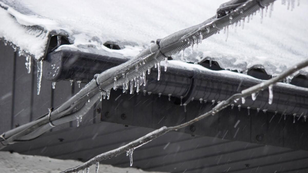 Brutal Winter Storm Leaves Hundreds of Thousands Without Power. How ...