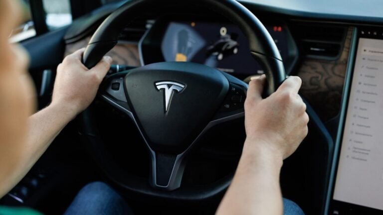 Only 7% of Americans Want Their Next Car to Be Electric, Survey Finds