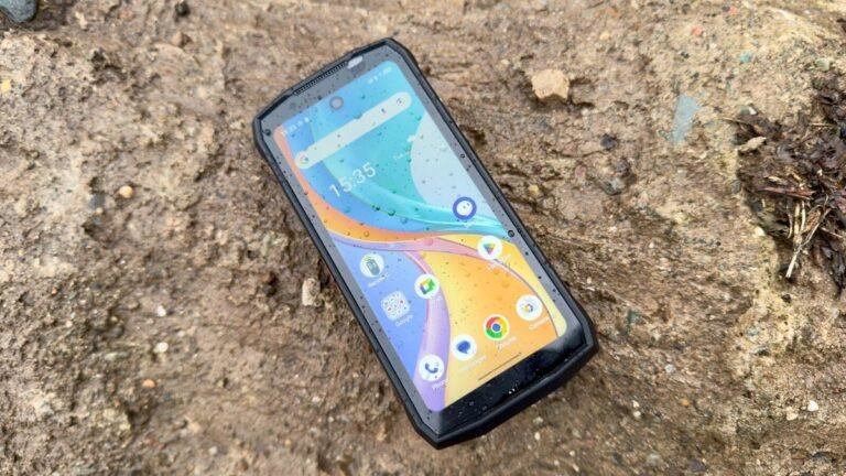 I switched to a 4.7-inch Android phone for a week, and it felt like a blast from the past