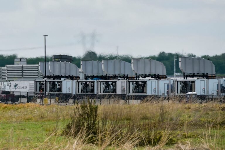 New York lawmakers propose a three-year pause on new data centers