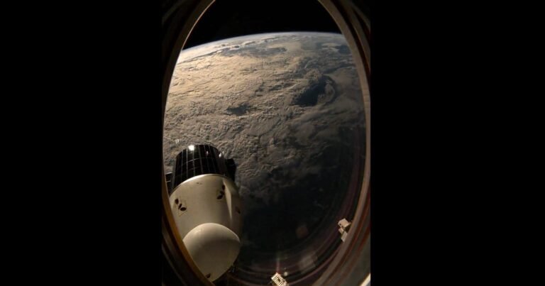 This stunning space time lapse ‘shows a little of everything’