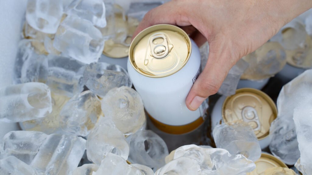 In puzzling outbreak, officials look to cold beer, gross ice, and ChatGPT In puzzling outbreak, officials look to cold beer, gross ice, and ChatGPT