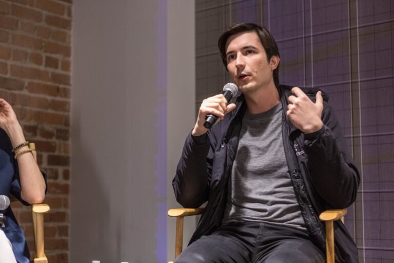 Robinhood’s startup fund stumbles in NYSE debut