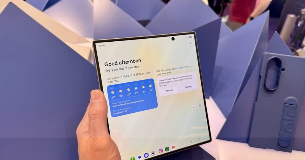 Samsung might avoid a price hike on the upcoming Galaxy Z Fold 8, and you can thank Apple for it