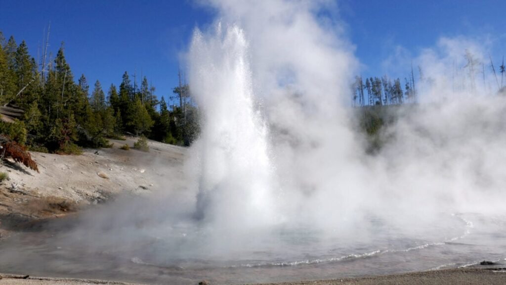 World’s Biggest Acidic Geyser Springs Back to Life After Years of Dormancy