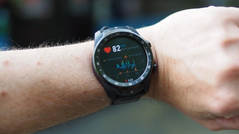 Apple Watch 11 vs Spade Health Watch 3: A Fair Fight Between $400 and $70