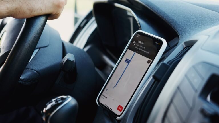 How Does Ridesharing Work? Uber and Lyft Explained