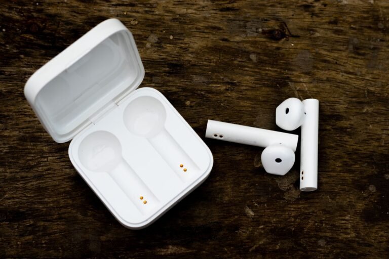 Apple Just Leaked Its Own Camera AirPods, and Siri Is the One Doing the Looking