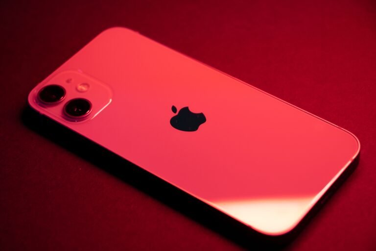 The Notification Light Is Back on the Pixel 11 Pro. Google Only Lets It Do Two Things.