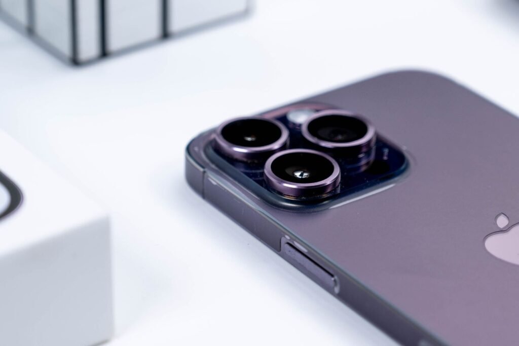 Oppo’s New Flagship Has Three 200MP Cameras. Last Year’s Had Three 50MP Ones. Close-up of a smartphone rear camera module, illustrating the Oppo Find X10 Pro Max triple 200MP Hasselblad camera system