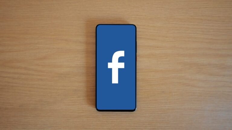 How to Create a Facebook Cover Photo (Sizes and Tips)