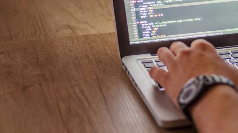 How to Declare a Float Variable in C++ (2026 Guide)