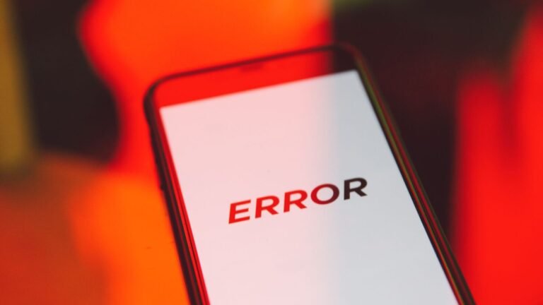 Samsung Locked People Out of Their Own Phones. Support Cannot Say Why.