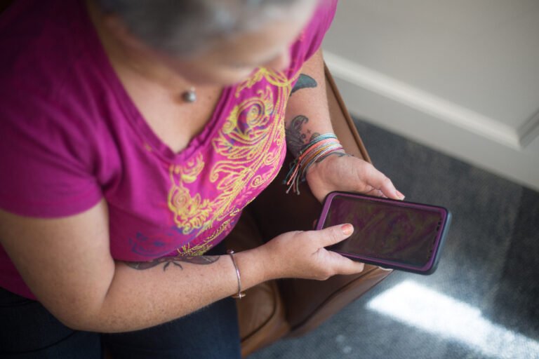 Samsung’s New Phone Screen Hits 10,000 Nits. The Number That Matters Is 30.