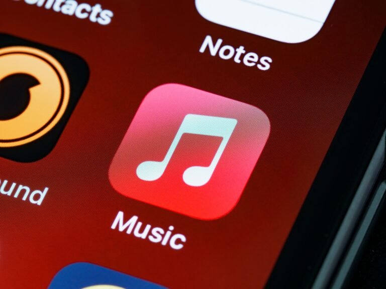 Australia Ordered Apple to Open the iPhone. The Side Door Comes With No Apple Fee.