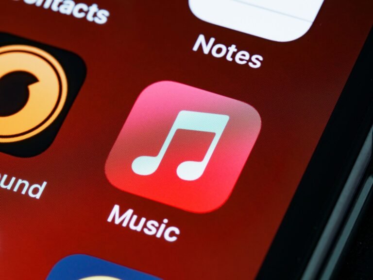 iOS 27 Lets One Widget Take Over Your Whole iPhone Screen. Here Is How to Use It.