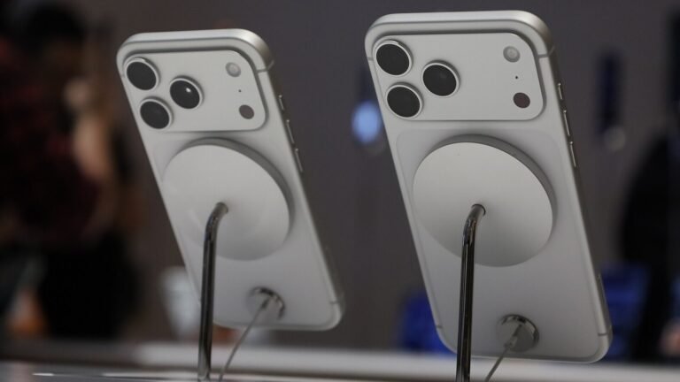 iPhone 17 Pro vs 17 Pro Max: Size, Battery and Which to Buy